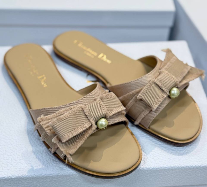 ШЛЕПКИ CHRISTIAN DIOR 