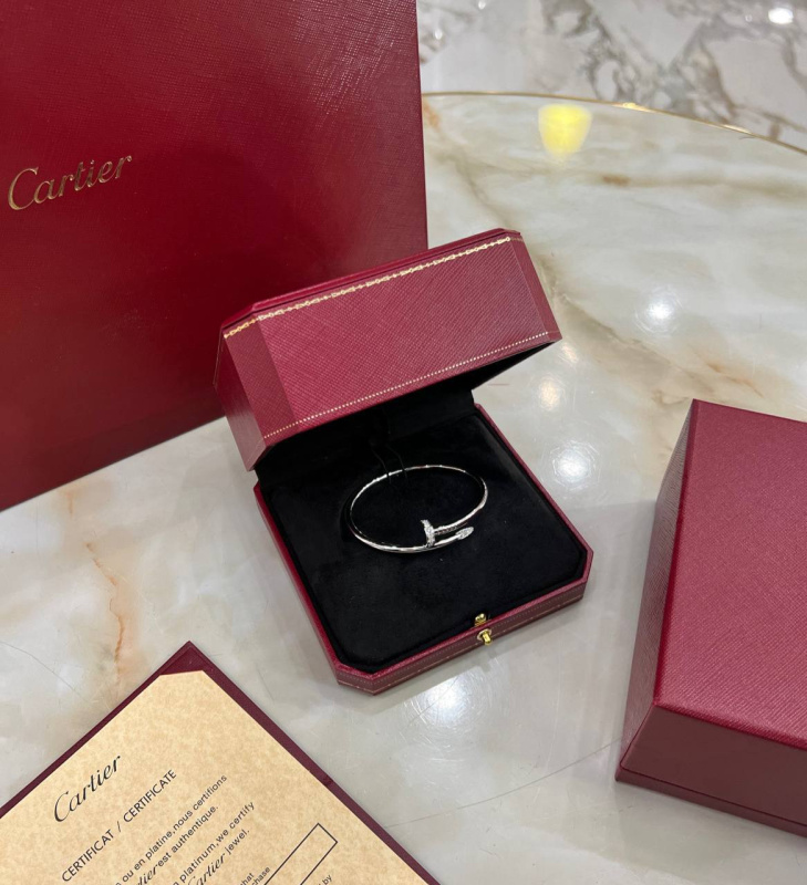 БРАСЛЕТ CARTIER