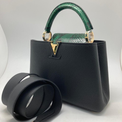 СУМКА LOUIS VUITTON CAPUCINES 