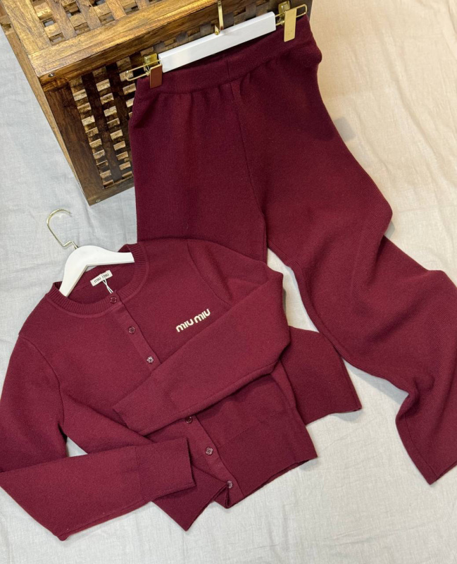 КОСТЮМ MIU MIU 