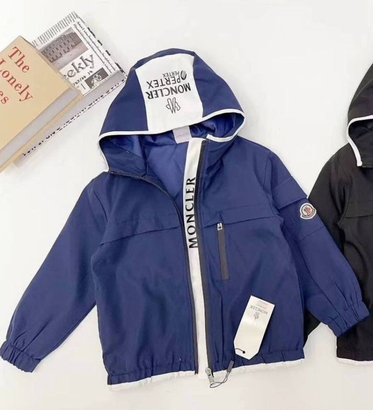 ДЕТСКАЯ ВЕТРОВКА  MONCLER 