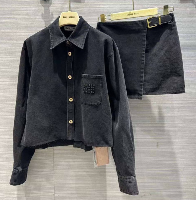 КОСТЮМ MIU MIU 