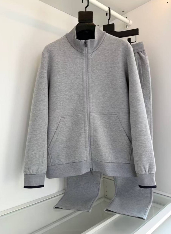 МУЖСКОЙ КОСТЮМ BRIONI 