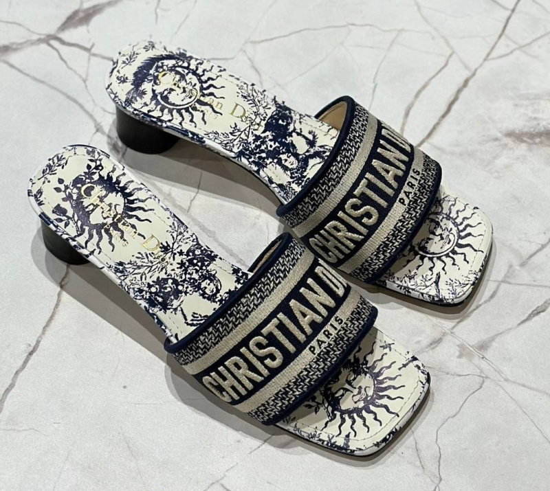 ШЛЕПКИ CHRISTIAN DIOR 