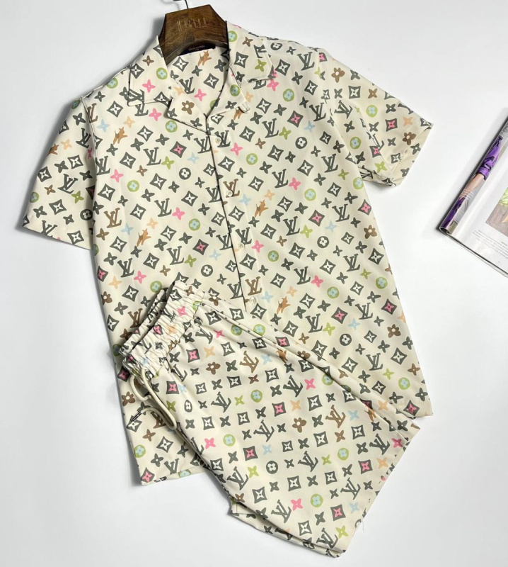 МУЖСКОЙ КОСТЮМ LOUIS VUITTON 