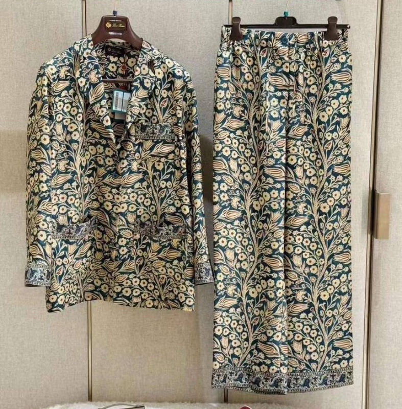 КОСТЮМ LORO PIANA 