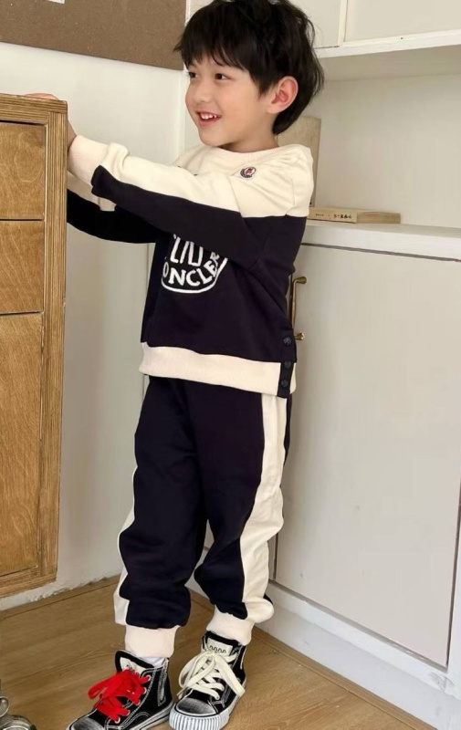 ДЕТСКИЙ КОСТЮМ MONCLER 