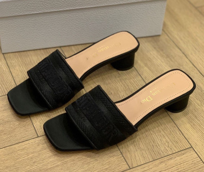 ШЛЕПКИ CHRISTIAN DIOR 