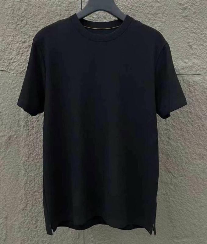 МУЖСКАЯ ФУТБОЛКА LORO PIANA 