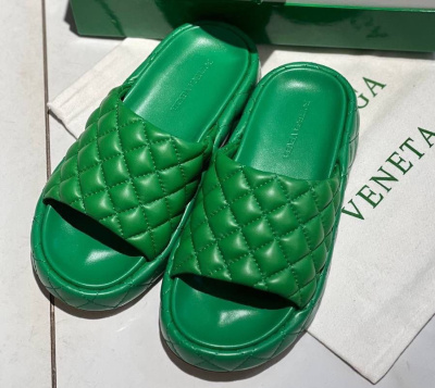 ШЛЕПКИ BOTTEGA VENETA 