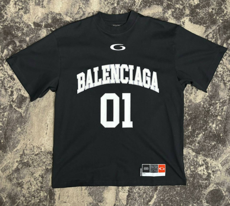 МУЖСКАЯ ФУТБОЛКА BALENCIAGA 