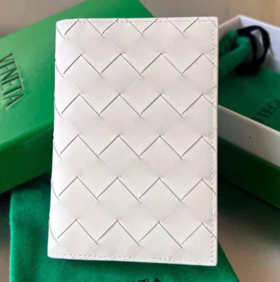 МУЖСКАЯ ОБЛОЖКА НА ПАСПОРТ BOTTEGA VENETA 