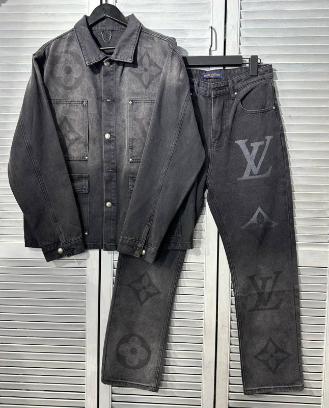 МУЖСКОЙ КОСТЮМ LOUIS VUITTON 