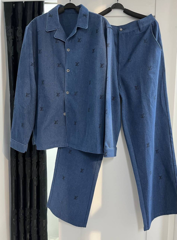 КОСТЮМ LOUIS VUITTON 