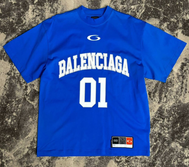 МУЖСКАЯ ФУТБОЛКА BALENCIAGA