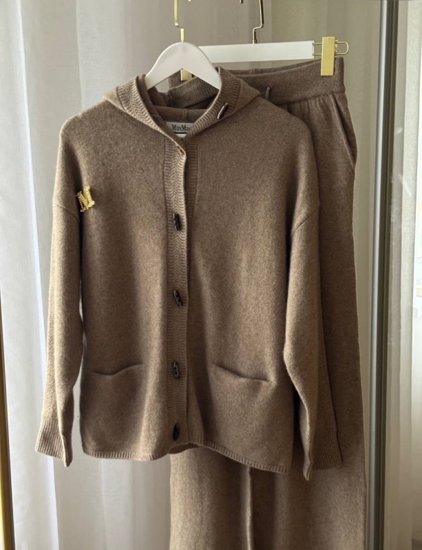 КОСТЮМ MAX MARA 