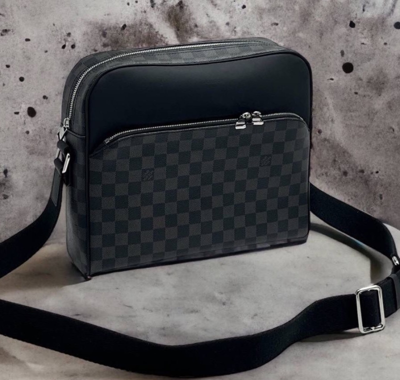 МУЖСКАЯ СУМКА МЕССЕНДЖЕР LOUIS VUITTON 