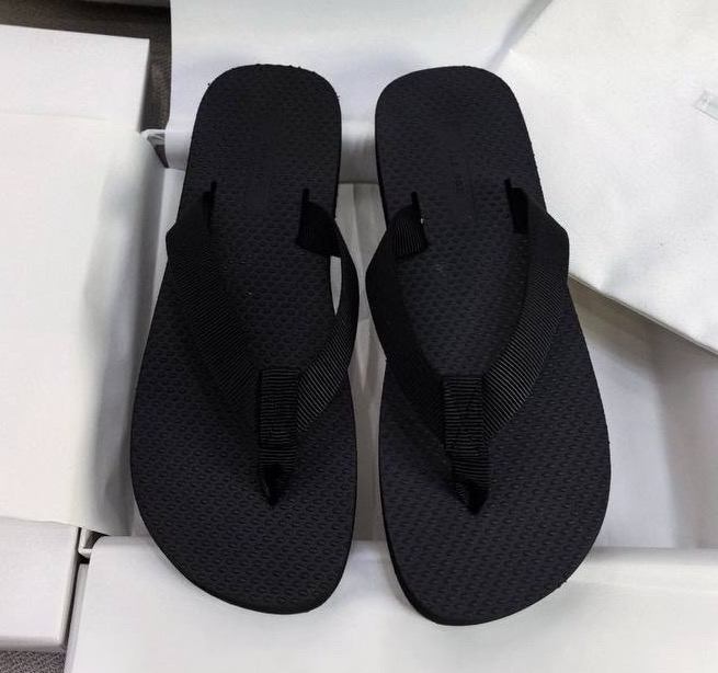 ШЛЕПКИ THE ROW 