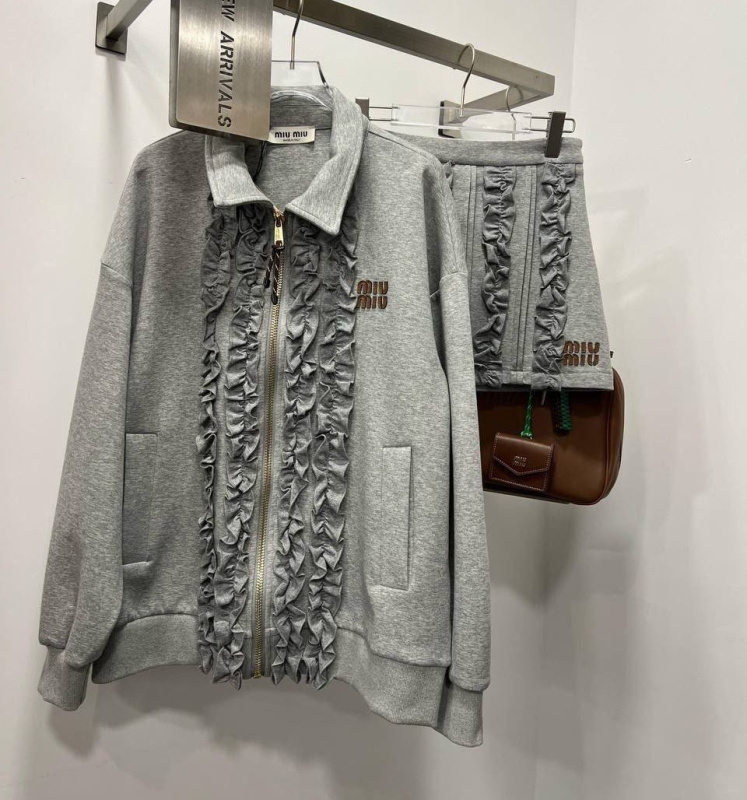 КОСТЮМ MIU MIU 