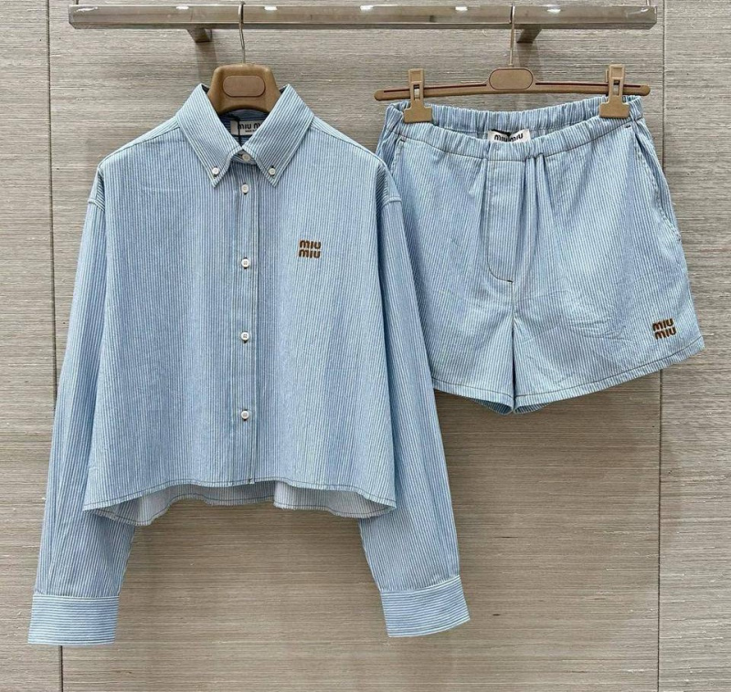 КОСТЮМ MIU MIU 