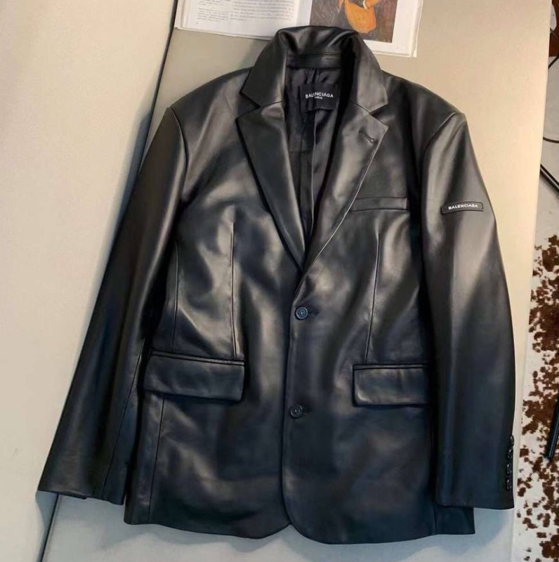 КУРТКА BALENCIAGA 