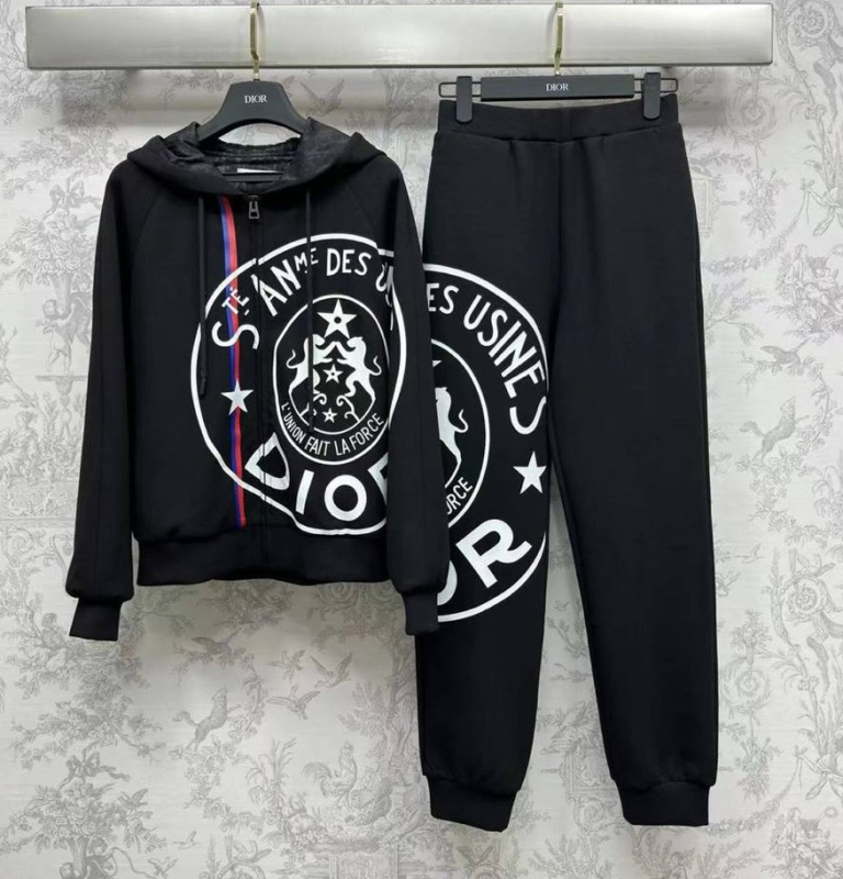 КОСТЮМ CHRISTIAN DIOR 