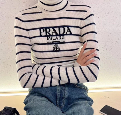 ВОДОЛАЗКА PRADA 