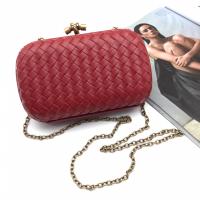 КЛАТЧ BOTTEGA VENETA CHAIN KNOT