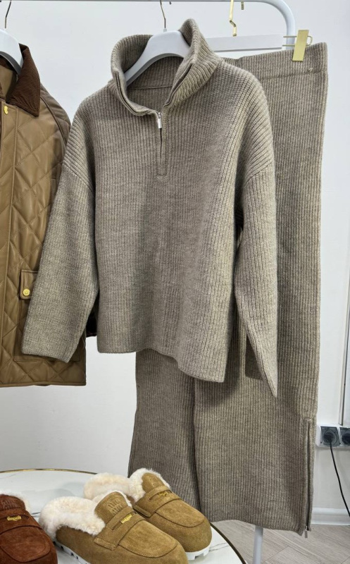 КОСТЮМ MAX MARA 