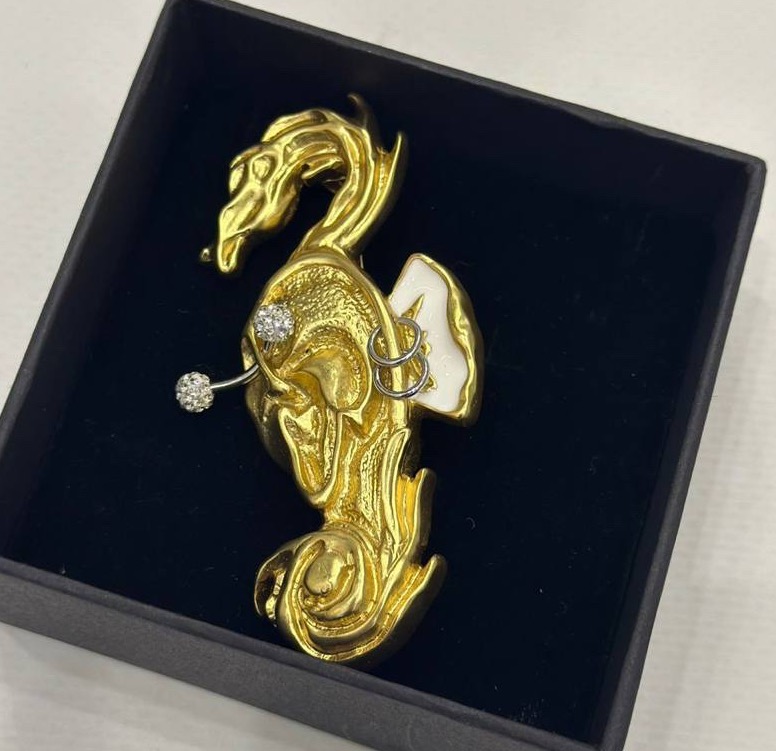 БРОШЬ SCHIAPARELLI 