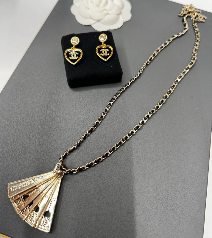 ПОДВЕСКА CHANEL 