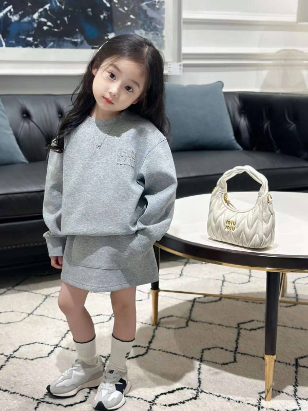 ДЕТСКИЙ КОСТЮМ MIU MIU