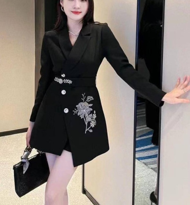 КОСТЮМ CHRISTIAN DIOR 