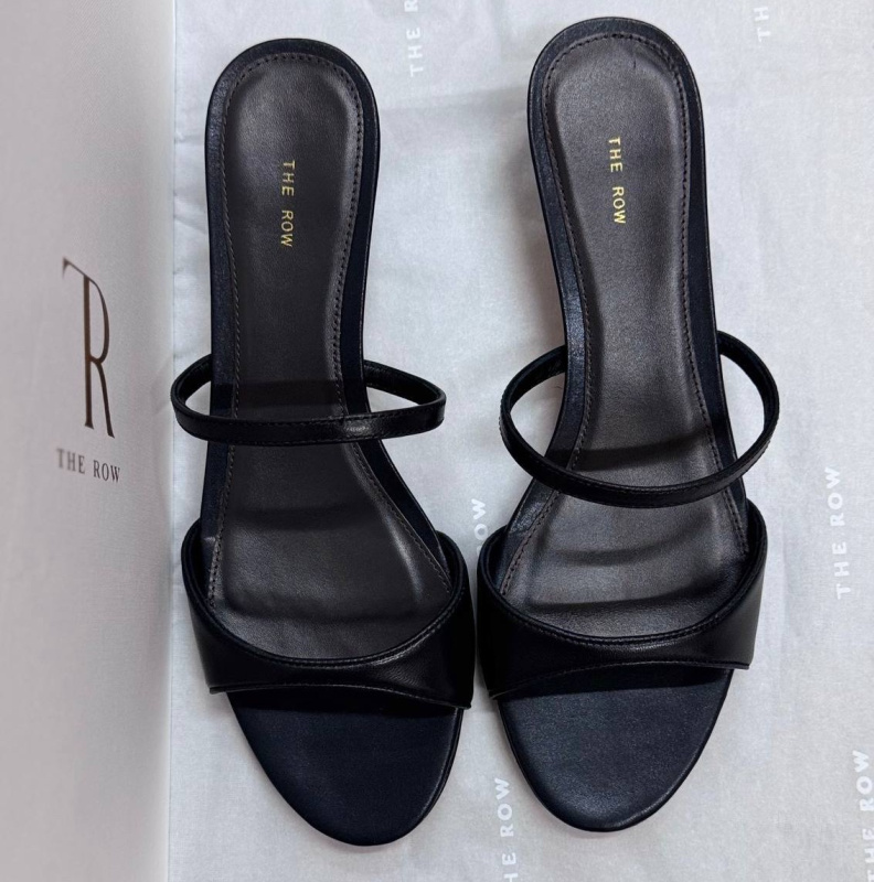 ШЛЕПКИ THE ROW 