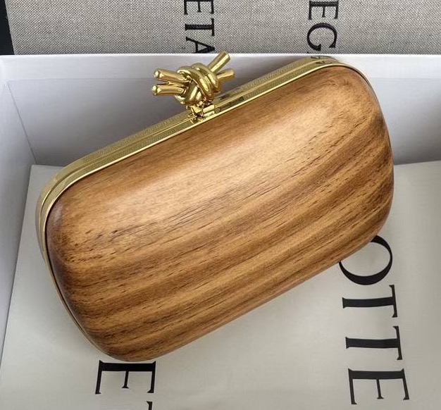 КЛАТЧ BOTTEGA VENETA 