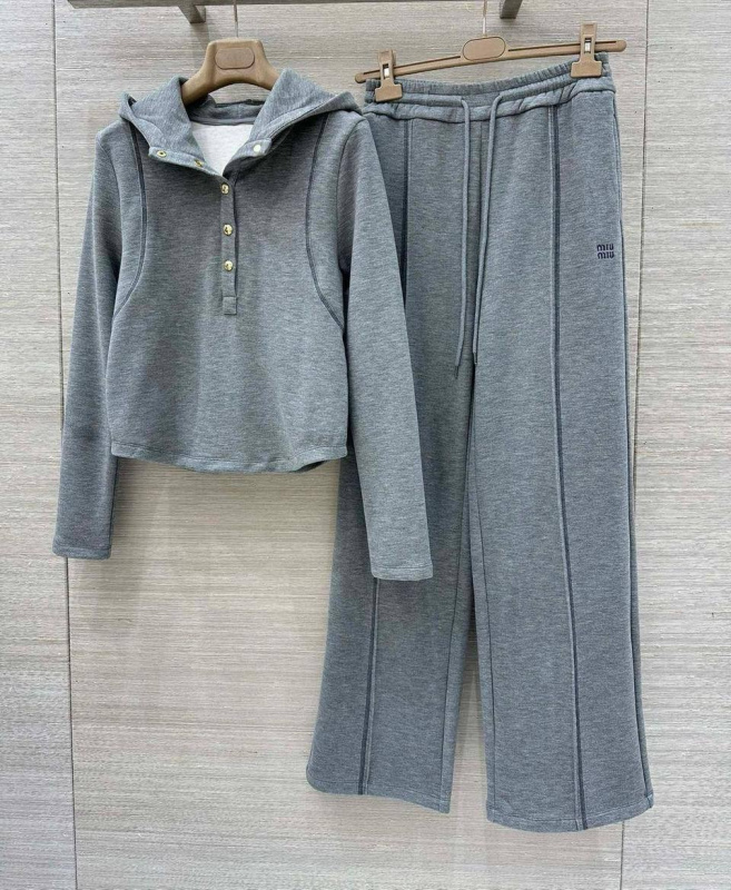 КОСТЮМ MIU MIU 