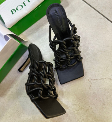 ШЛЕПКИ BOTTEGA VENETA 