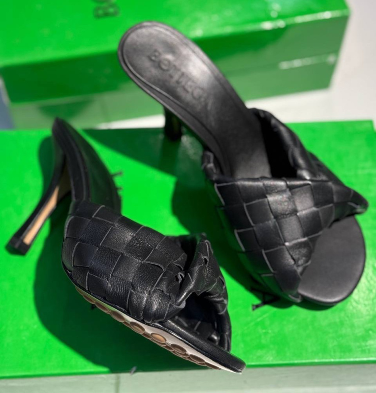 ШЛЕПКИ BOTTEGA VENETA 