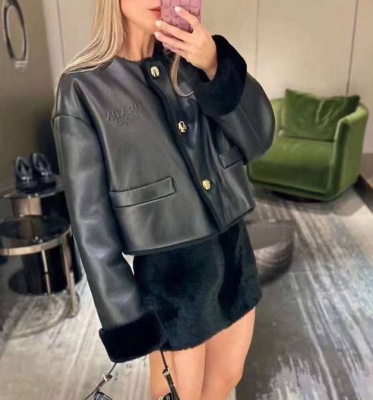 ДУБЛЕНКА PRADA