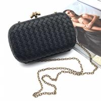 КЛАТЧ BOTTEGA VENETA CHAIN KNOT