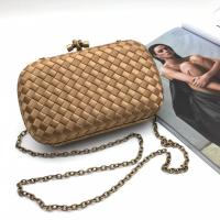 КЛАТЧ BOTTEGA VENETA CHAIN KNOT