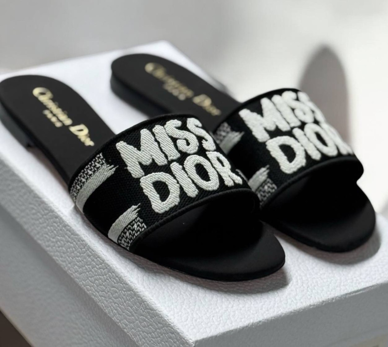 ШЛЕПКИ CHRISTIAN DIOR 