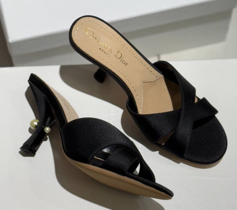 ШЛЕПКИ CHRISTIAN DIOR 