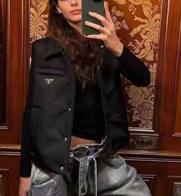 ЖИЛЕТ PRADA