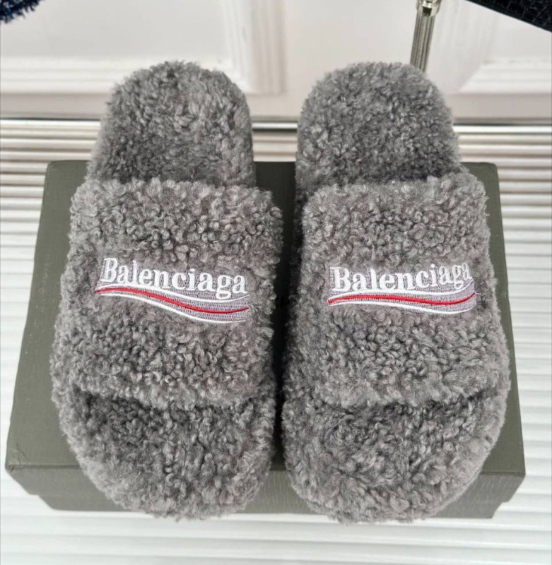 ШЛЕПКИ BALENCIAGA 