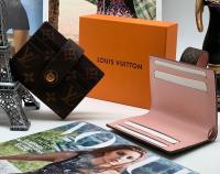ВИЗИТНИЦА LOUIS VUITTON