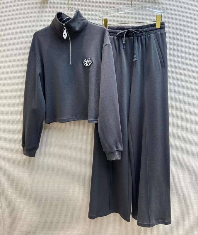 КОСТЮМ LOUIS VUITTON 