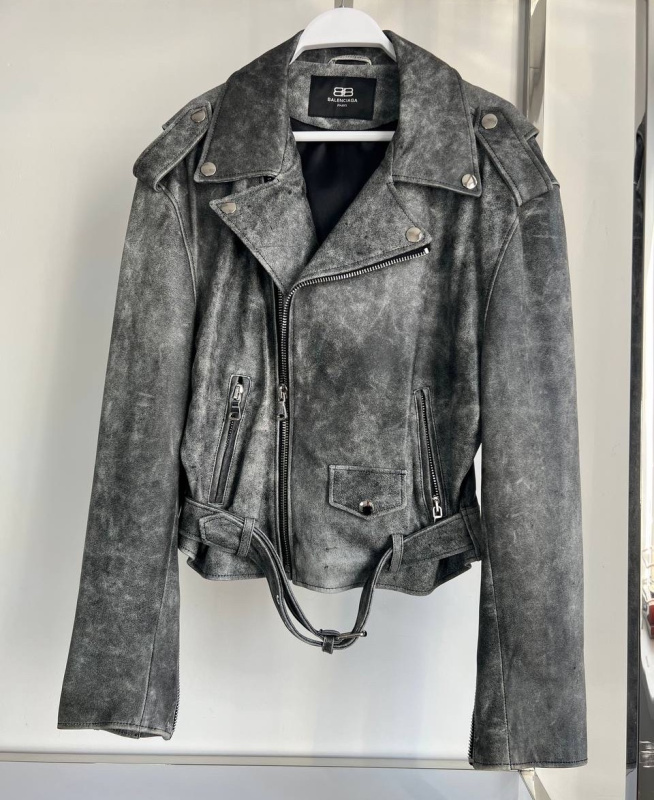 КУРТКА BALENCIAGA