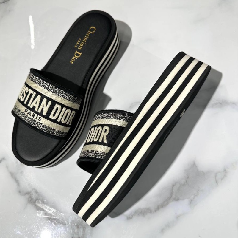 ШЛЕПКИ CHRISTIAN DIOR 