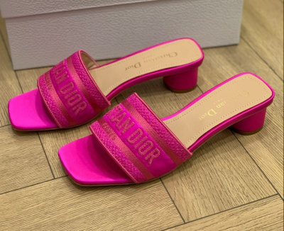 ШЛЕПКИ CHRISTIAN DIOR 